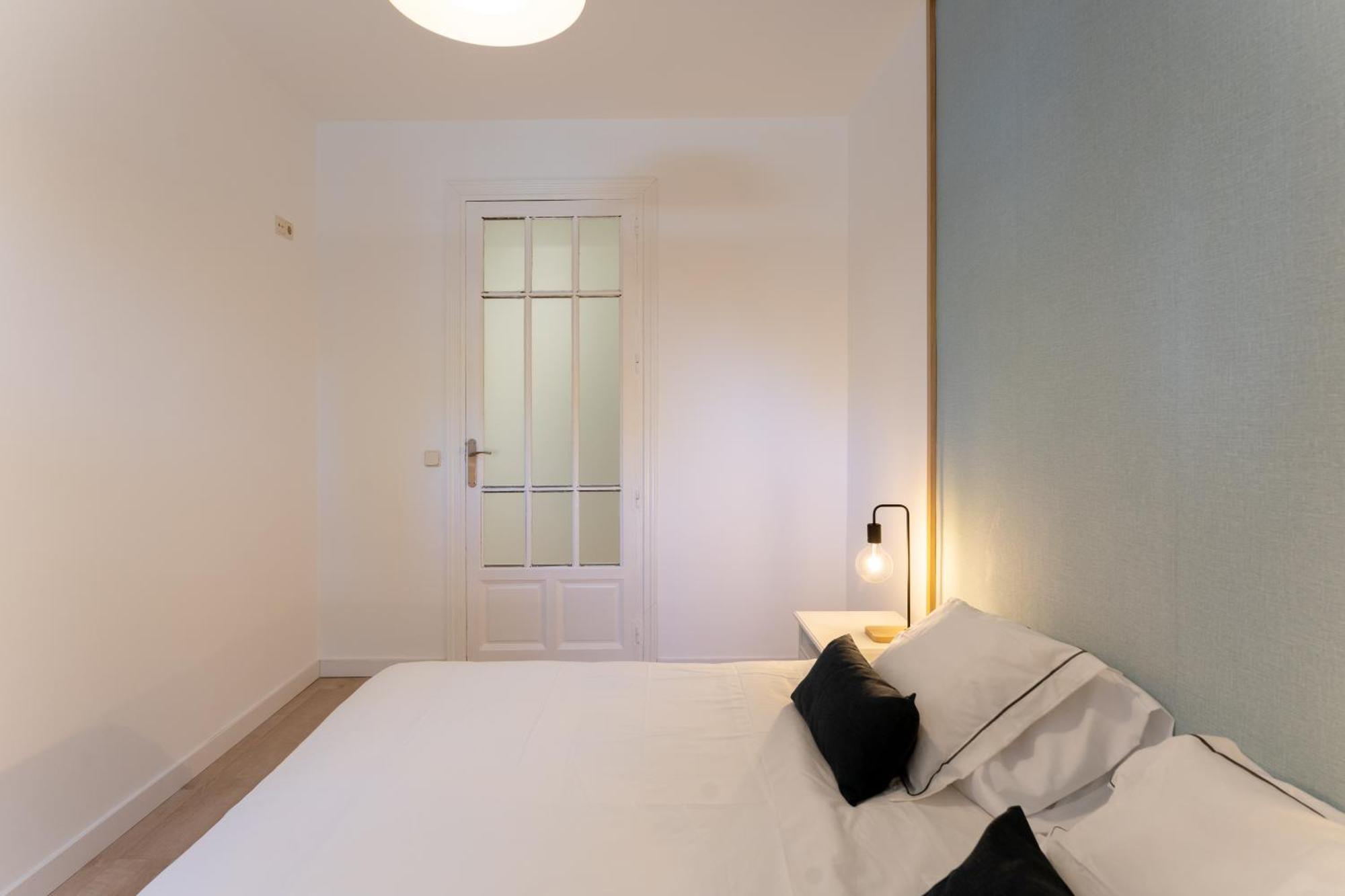 Luxe Apartment In Chamberi Chic Madrid Eksteriør billede