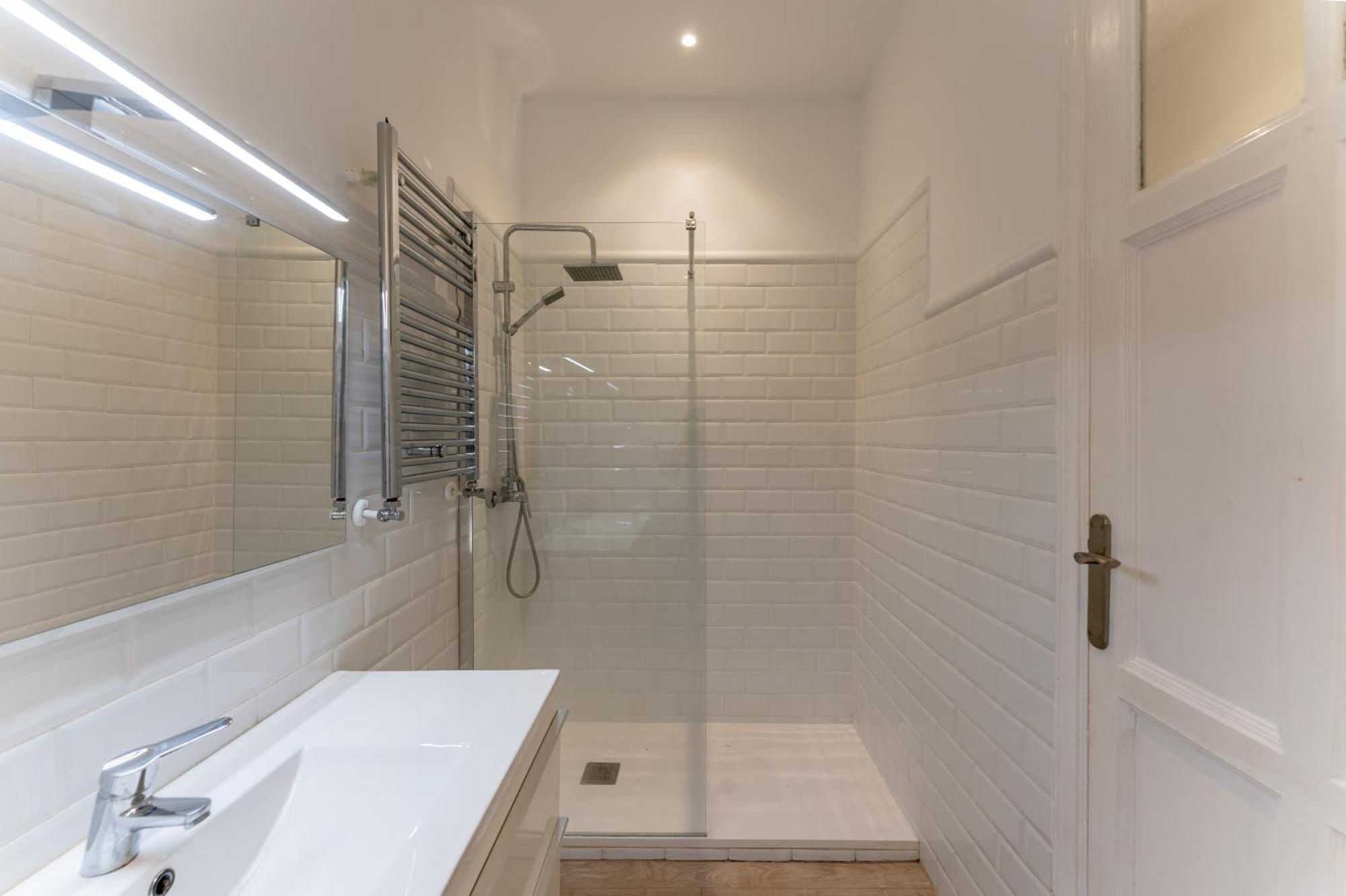 Luxe Apartment In Chamberi Chic Madrid Eksteriør billede